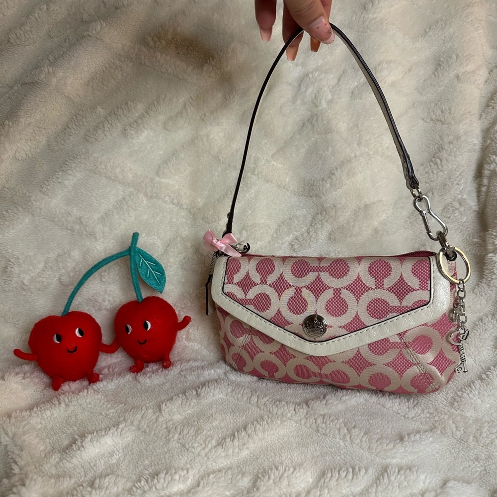 Coach Y2K Super Rare Pink/White Op Art Wristlet/Mini Hand Bag
